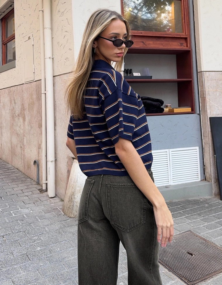 Джинсы прямого кроя с широкими штанинами