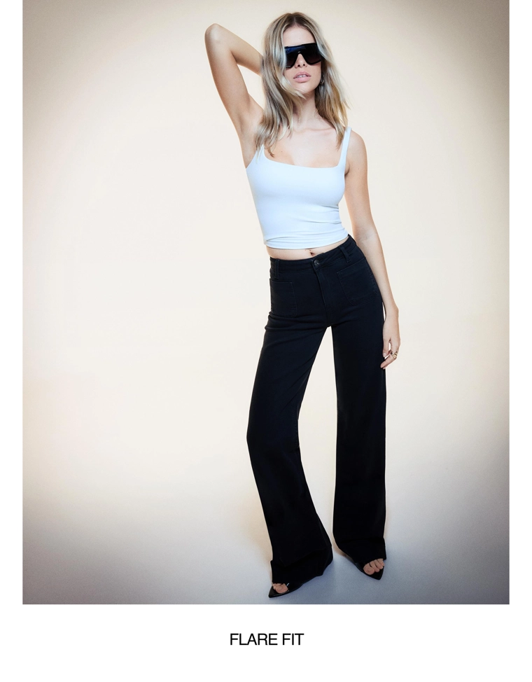 Бесшовные джинсы с широкими штанинами и карманами