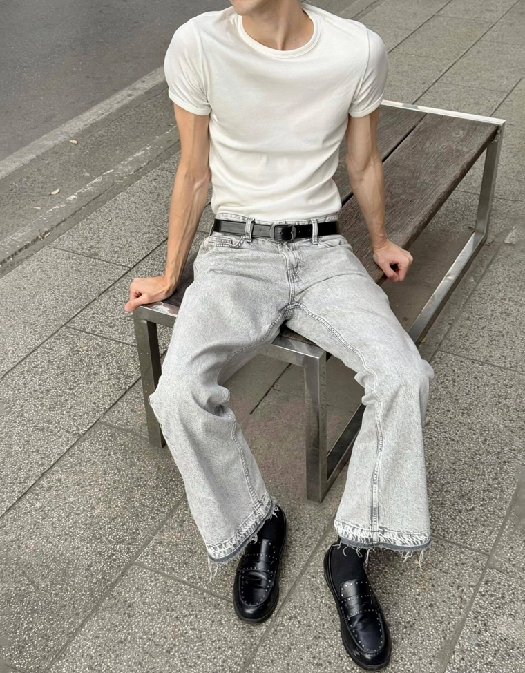 Расклешенные джинсы прямого кроя