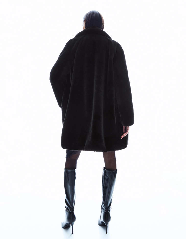 Пальто из искусственного меха