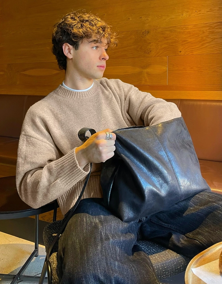 Укороченный свитер