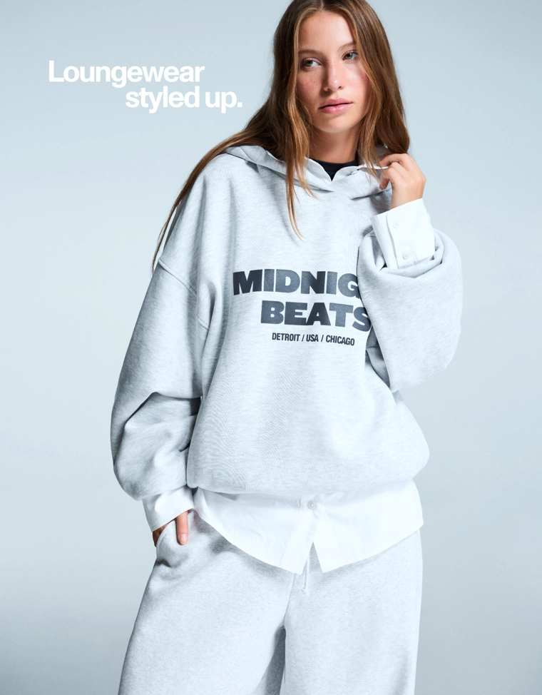 Худи оверсайз с капюшоном и принтом