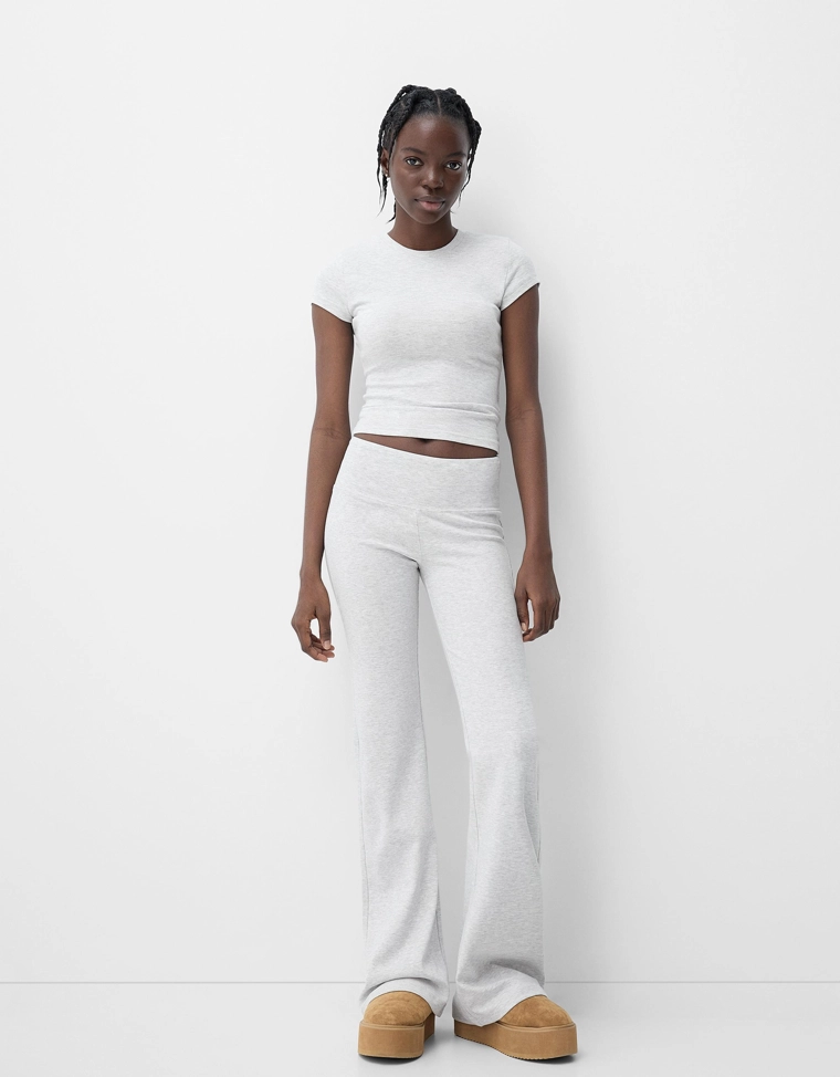 Футболка с круглым вырезом