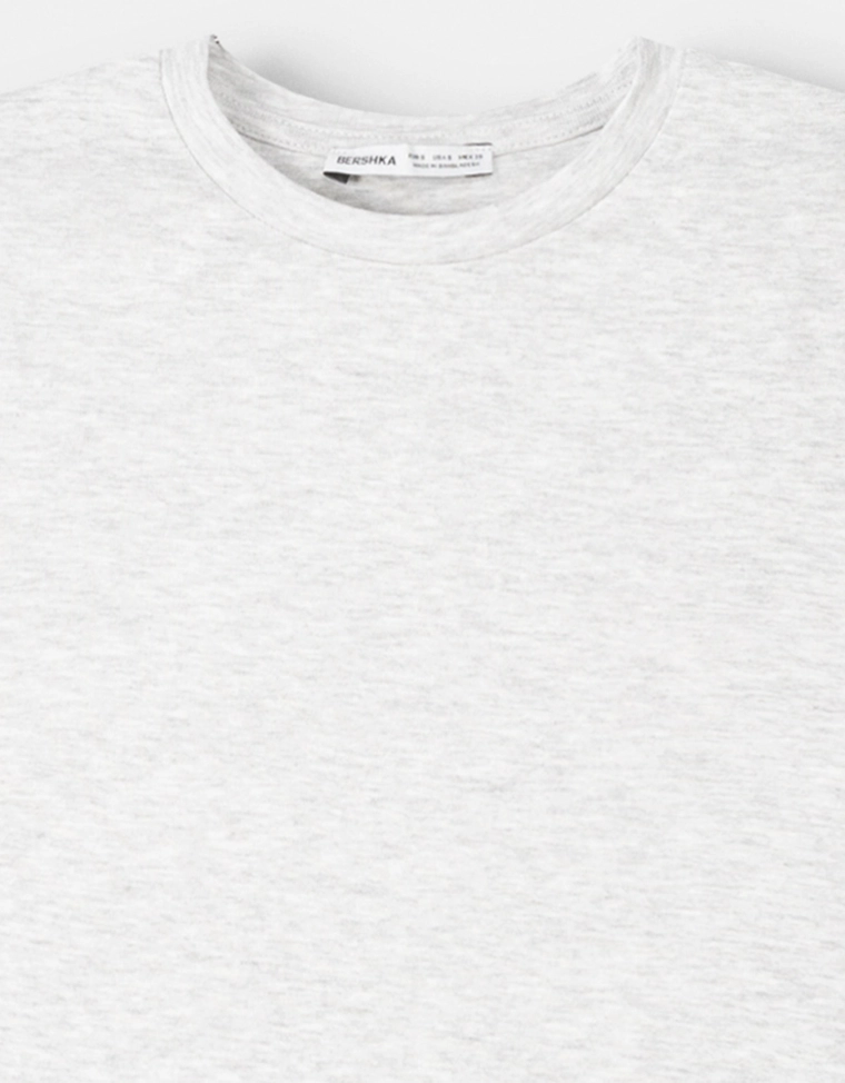 Футболка с круглым вырезом