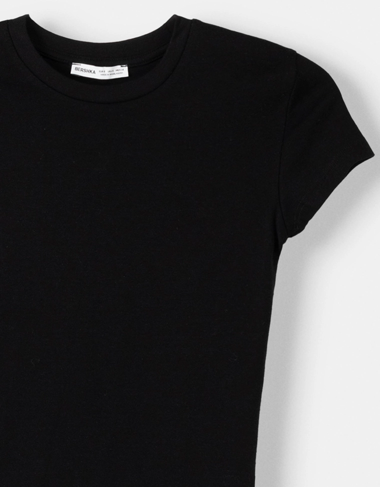 Футболка с круглым вырезом