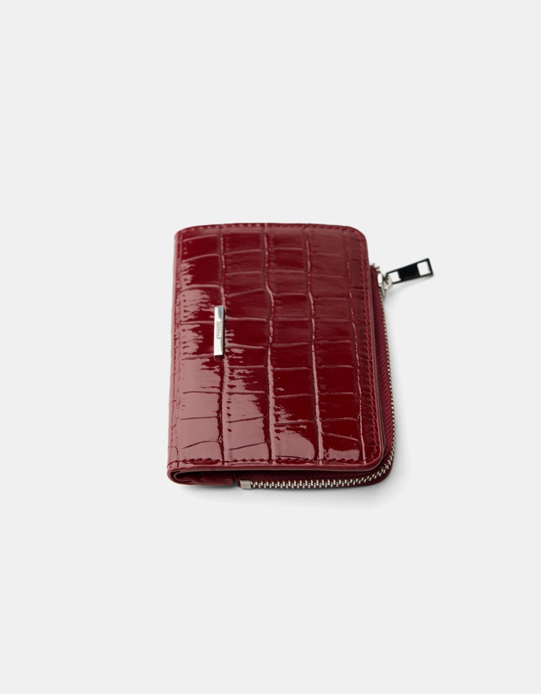 Кошелек из искусственной лакированной кожи с тиснением