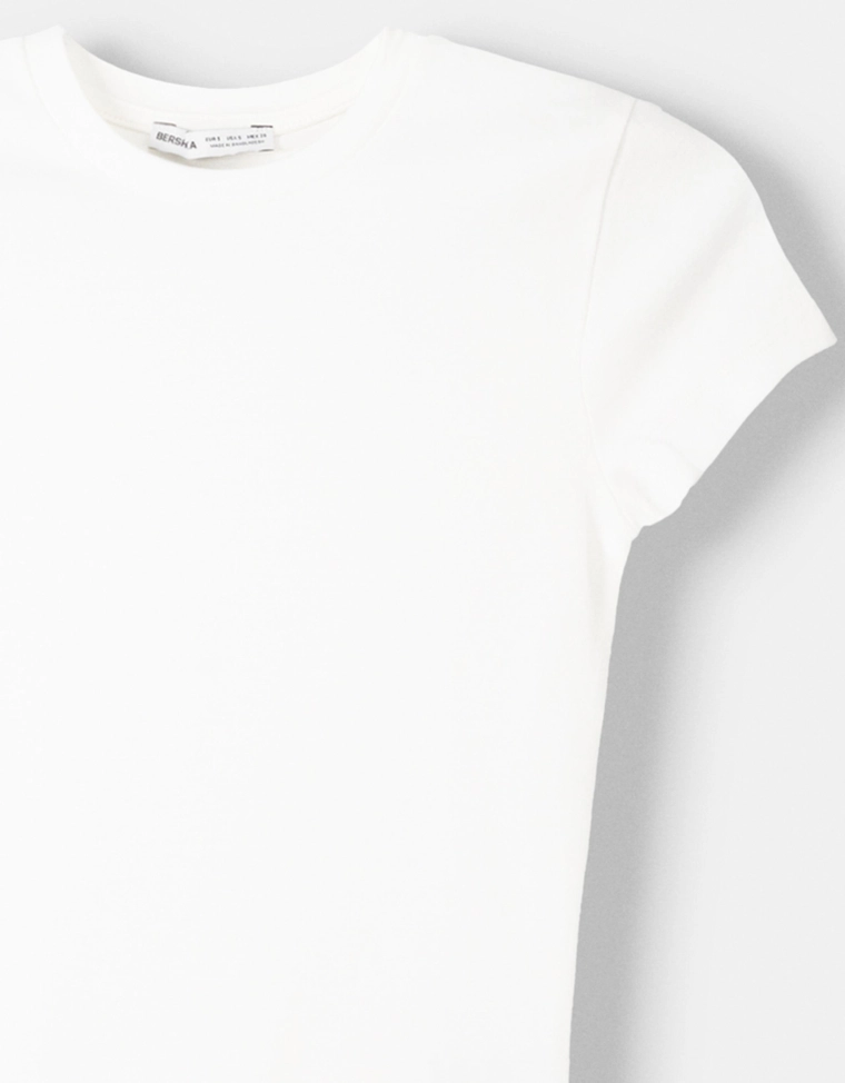 Футболка с круглым вырезом