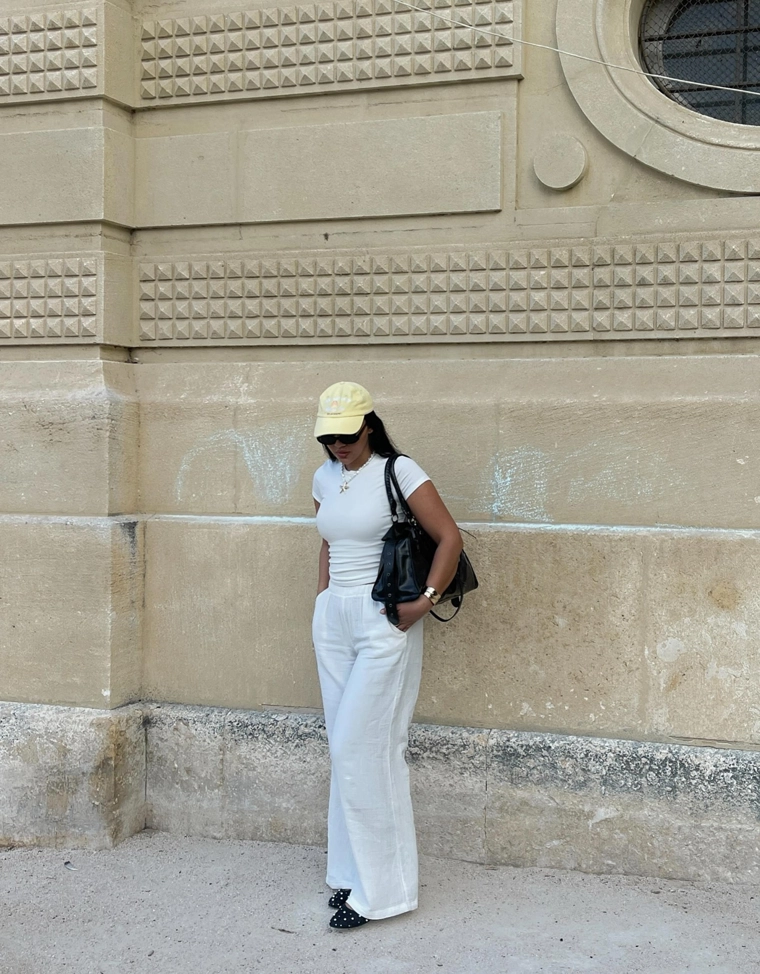 Футболка с круглым вырезом