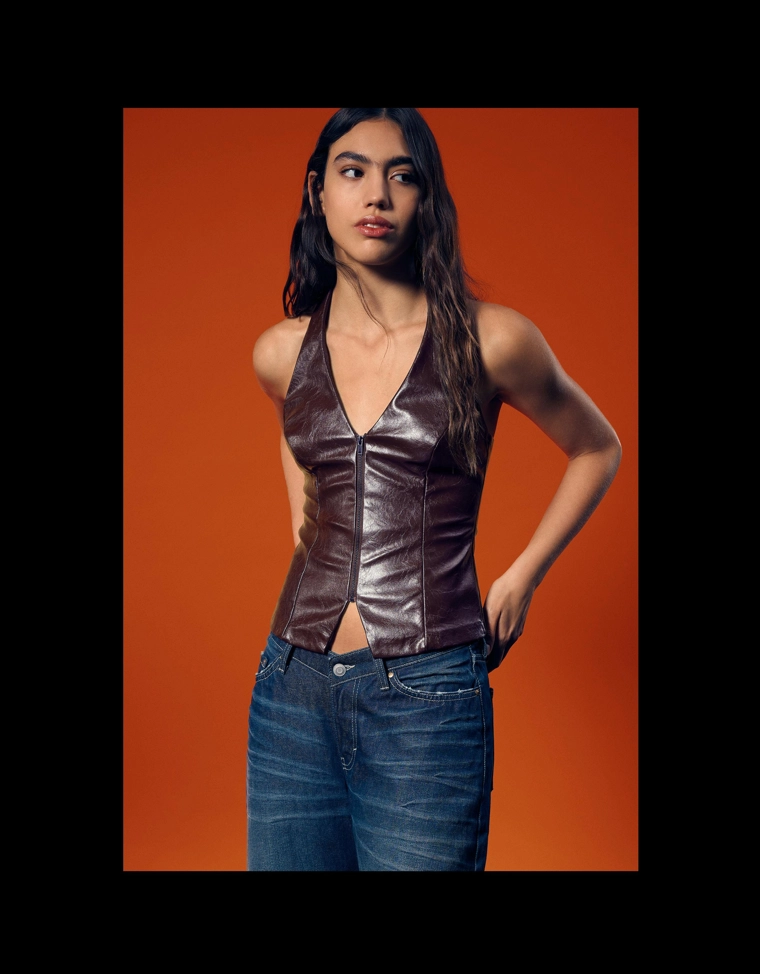 Топ из искусственной кожи с горловиной халтер и молнией