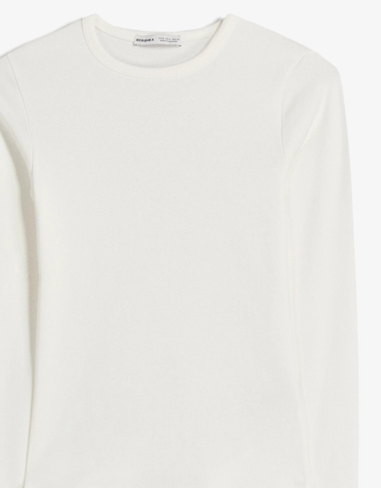 Топ с длинными рукавами