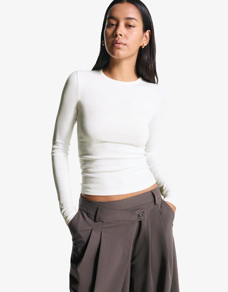 Топ с длинными рукавами