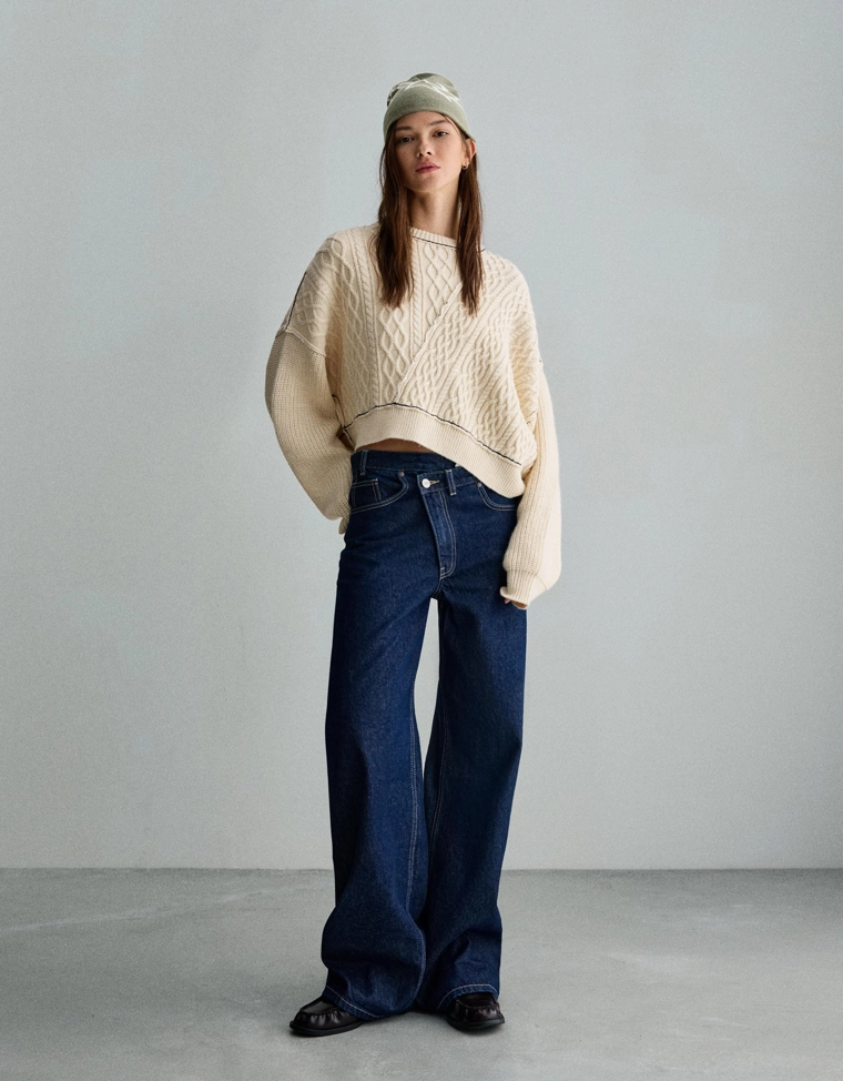 Свитер с узором «коса»