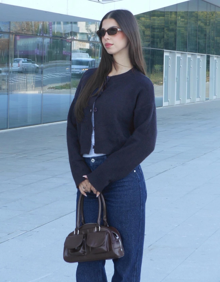 Кардиган на пуговицах из мягкой ткани