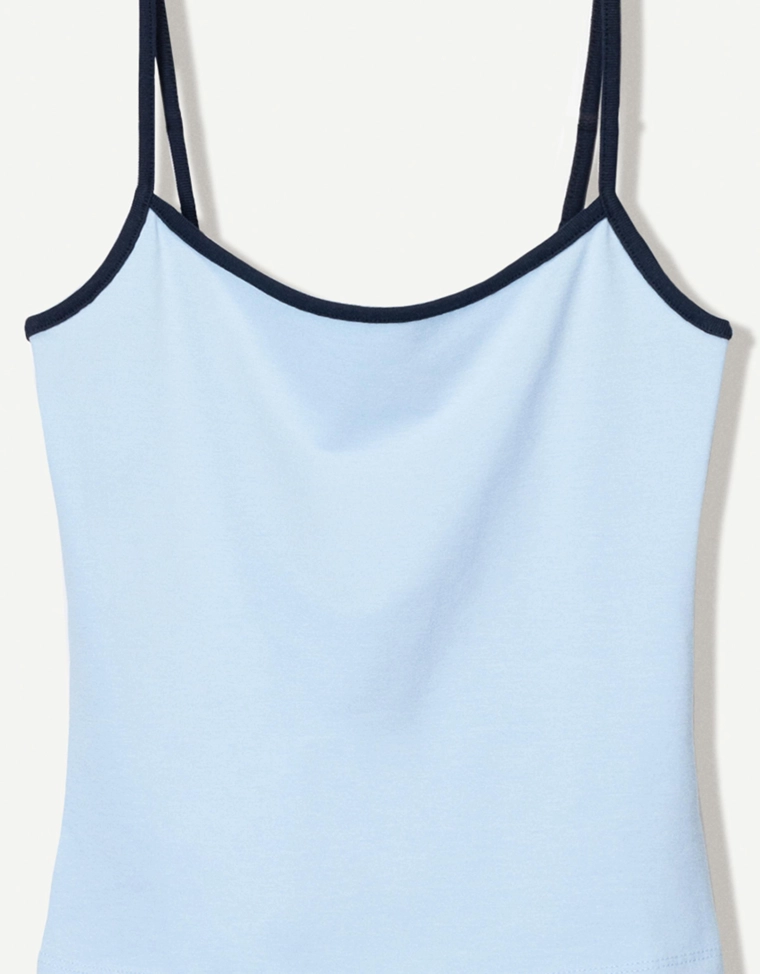 Топ на бретелях