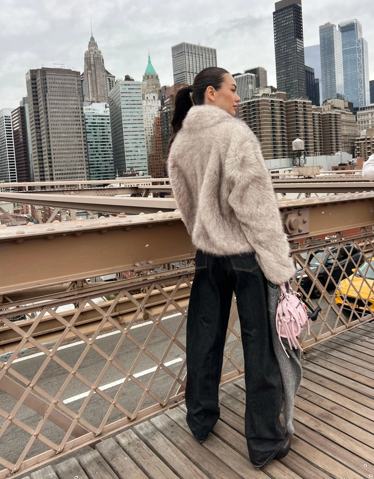 Куртка из искусственного меха