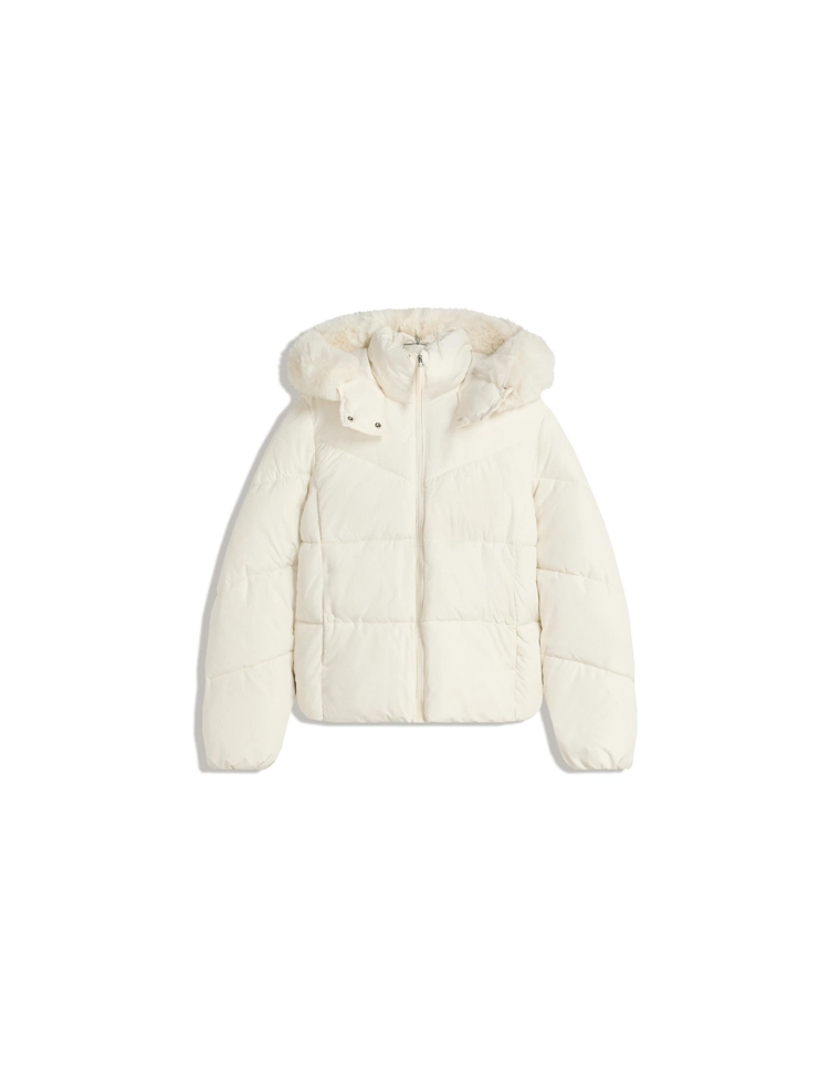 Пуховик из водоотталкивающей ткани с капюшоном и мехом