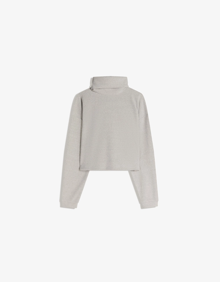 Свитер в рубчик с высоким воротником