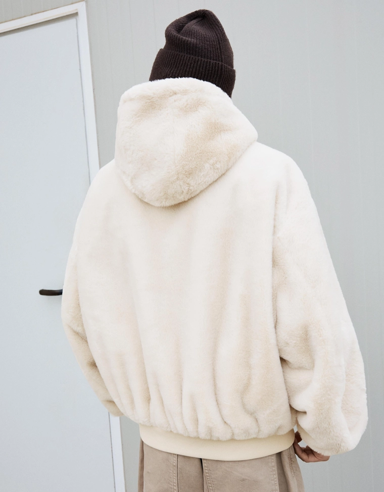 Куртка с капюшоном из искусственного меха