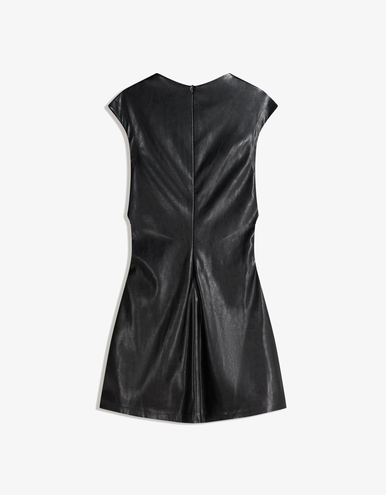 Мини-платье с эффектом кожи