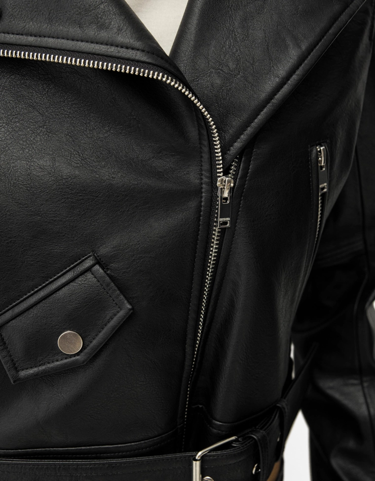 Куртка в байкерском стиле из искусственной кожи