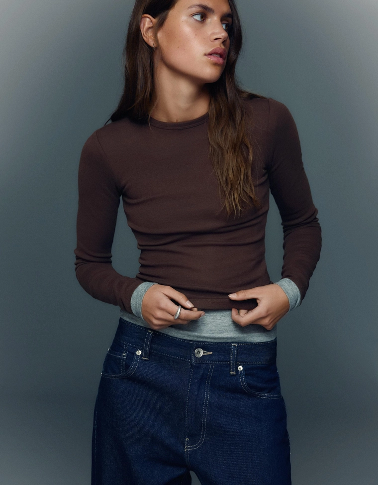 Топ с длинными рукавами