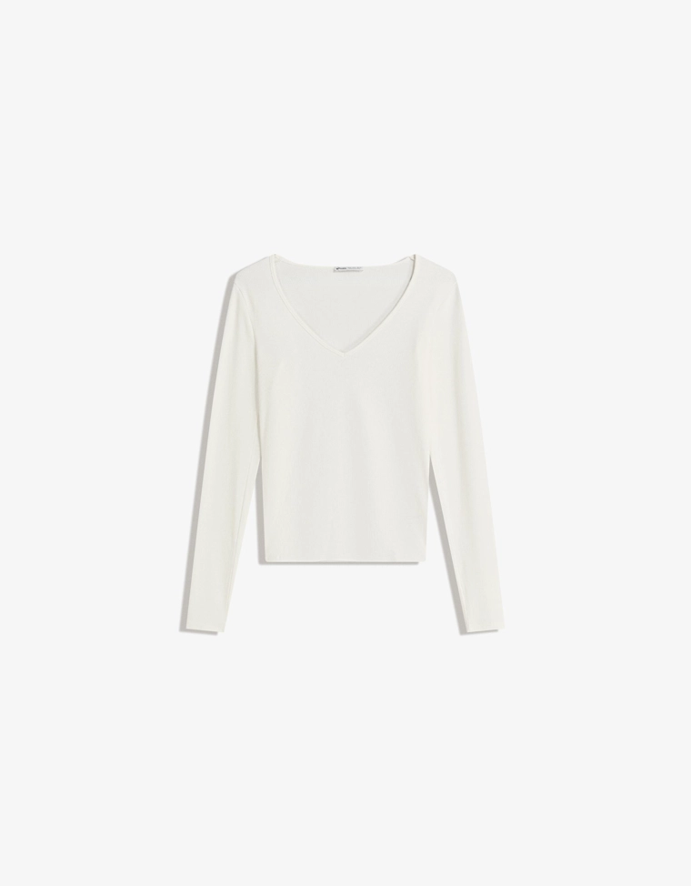 Футболка с длинными рукавами и V-образным вырезом