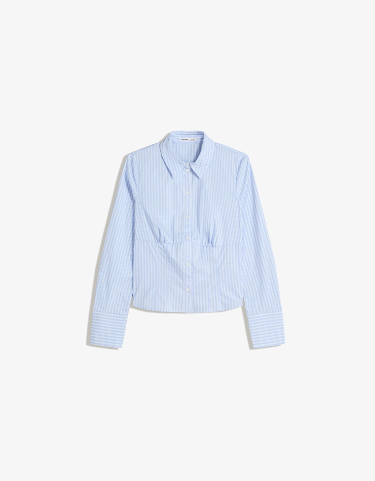 Приталенная рубашка с защипами