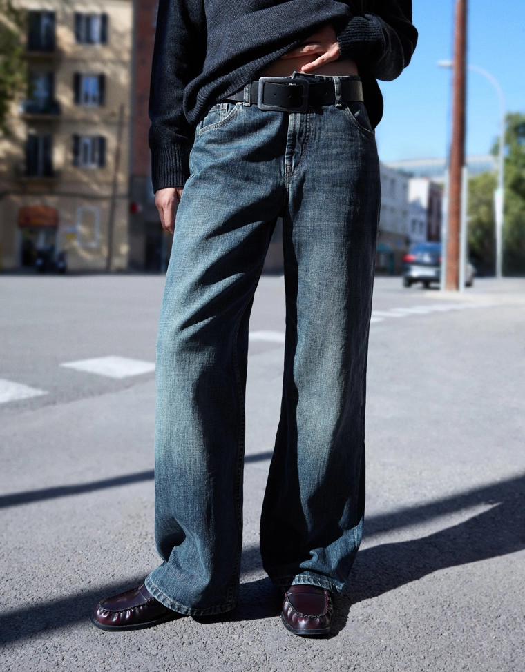 Широкие джинсы