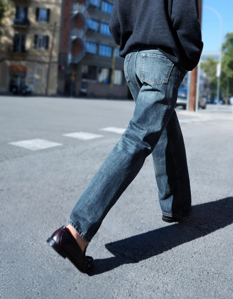 Широкие джинсы