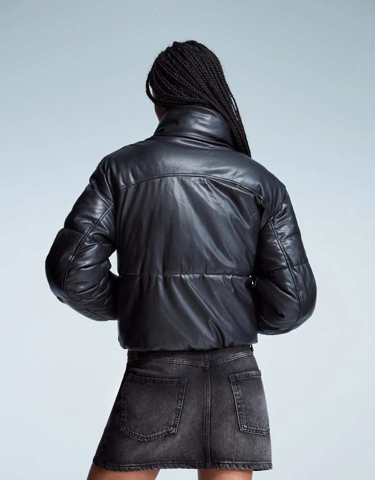 Пуховик из искусственной кожи