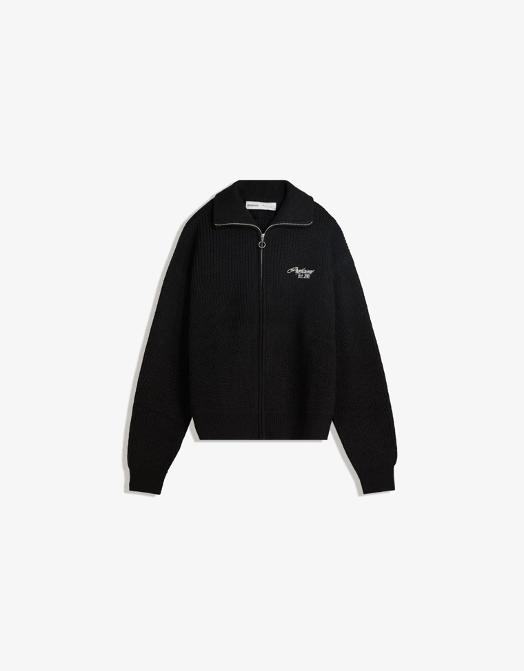 Куртка на молнии с вышивкой