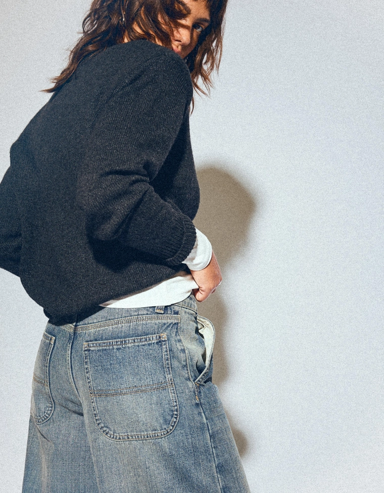 Джинсы бананы свободного кроя