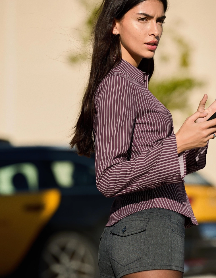 Рубашка облегающего кроя с расклешенными рукавами