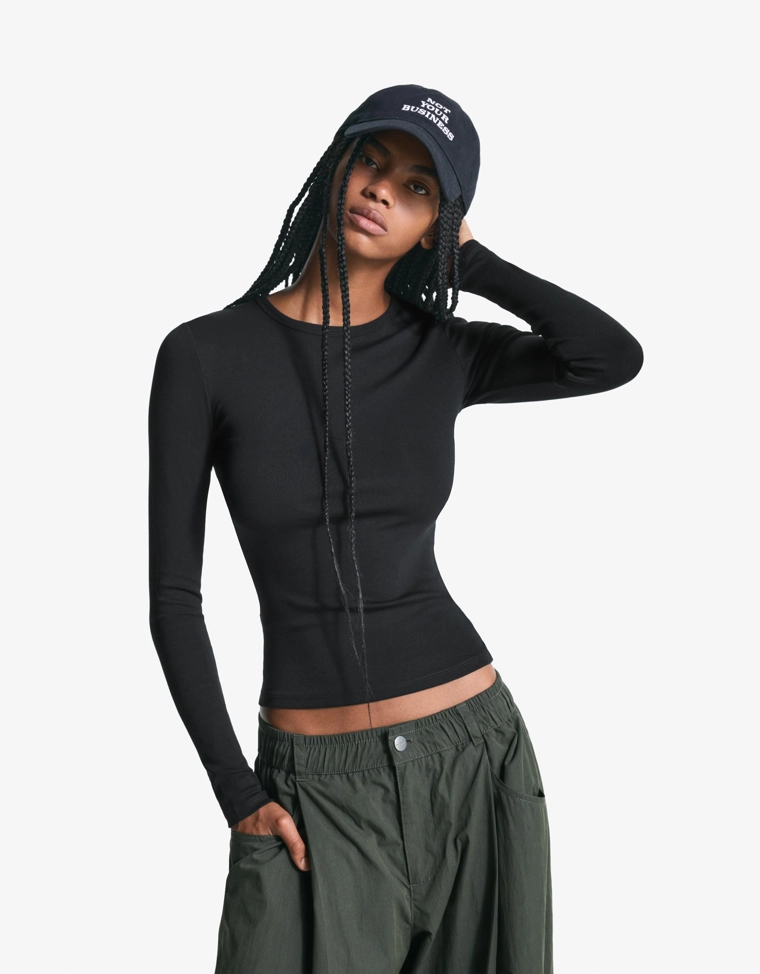 Топ с длинными рукавами