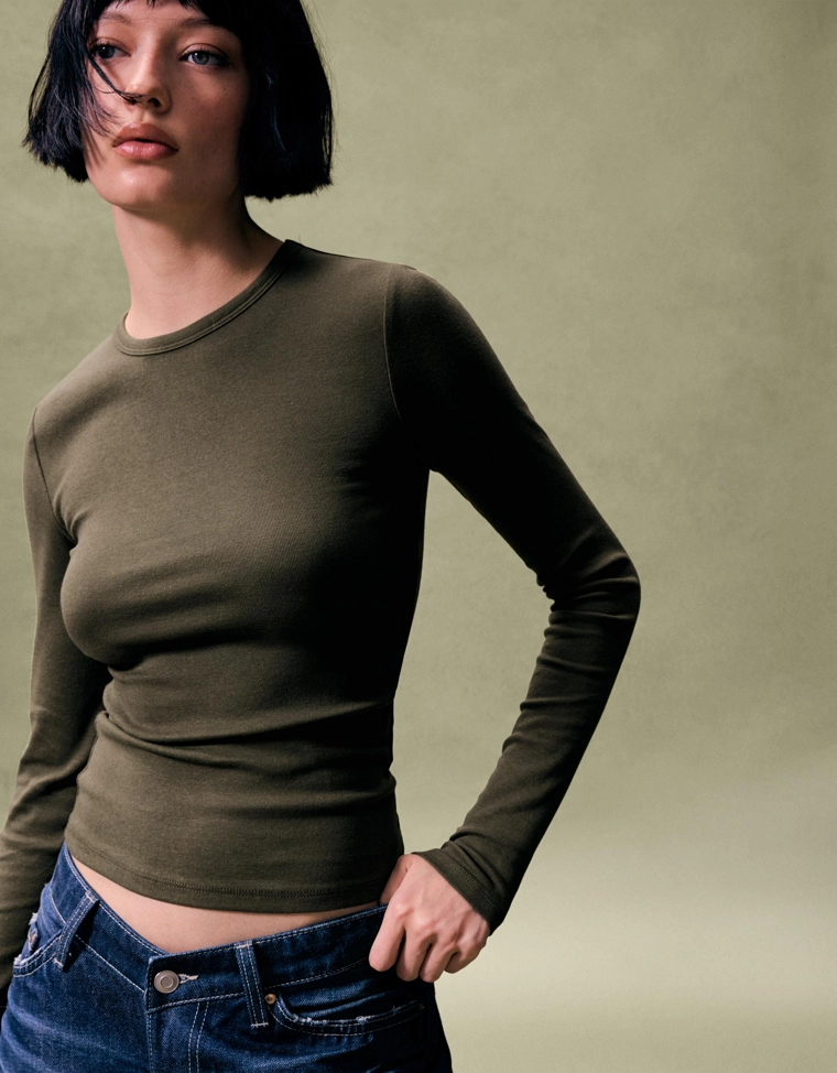 Топ с длинными рукавами