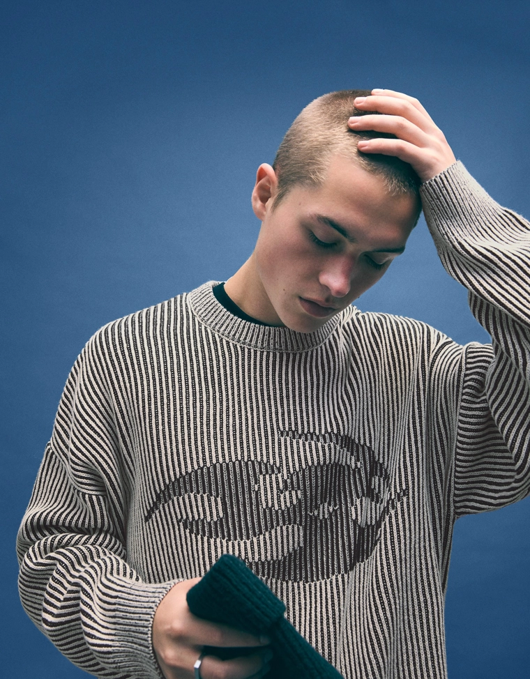 Свитер с принтом