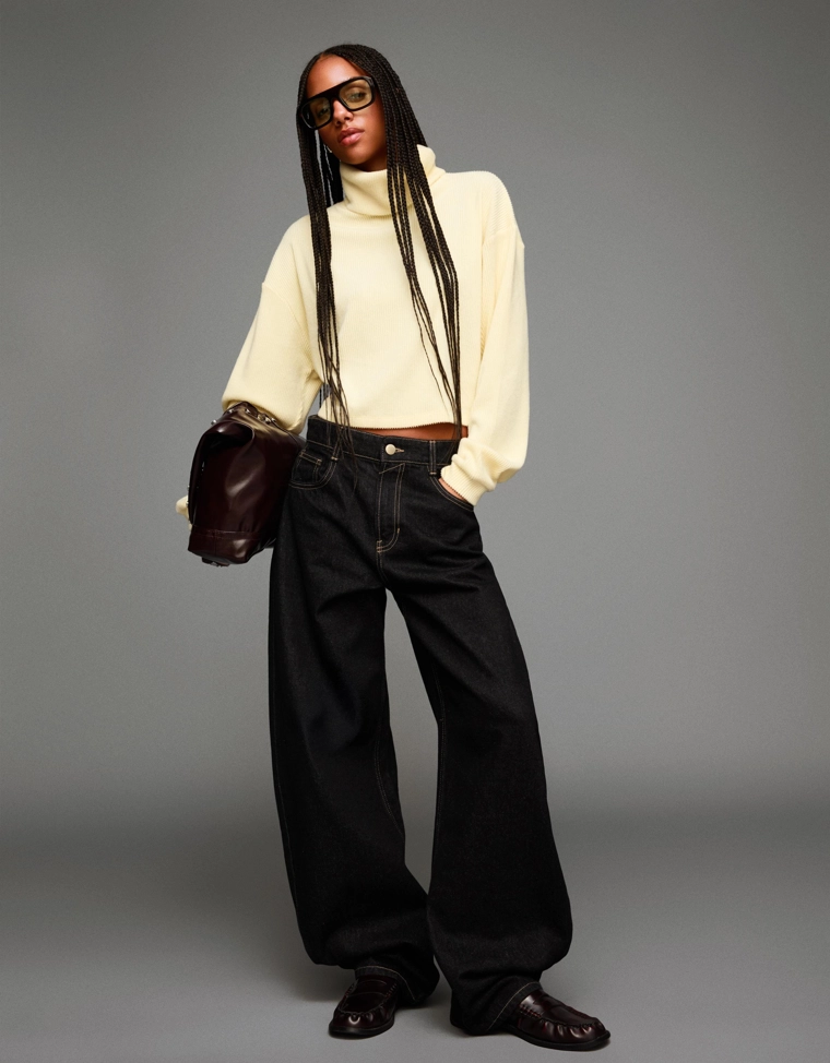 Свитер в рубчик с высоким воротником