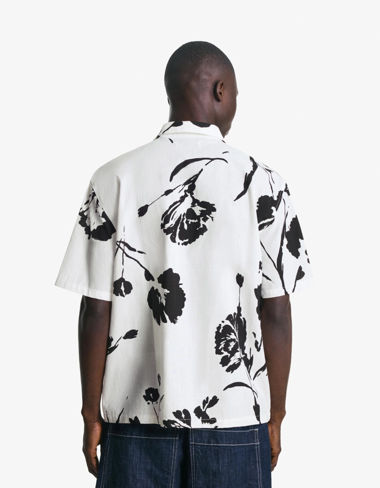Рубашка в стиле рустик с короткими рукавами и принтом