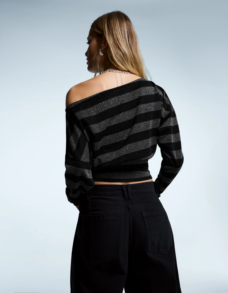 Футболка асимметричного кроя в полоску с длинными рукавами