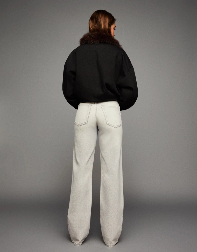 Джинсы прямого кроя с широкими штанинами