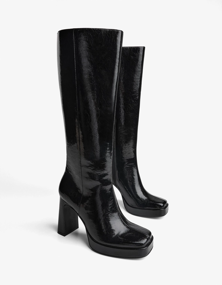 High-heel platform boots