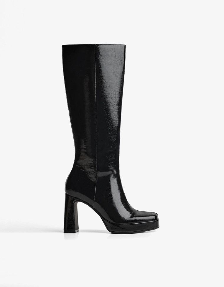 High-heel platform boots