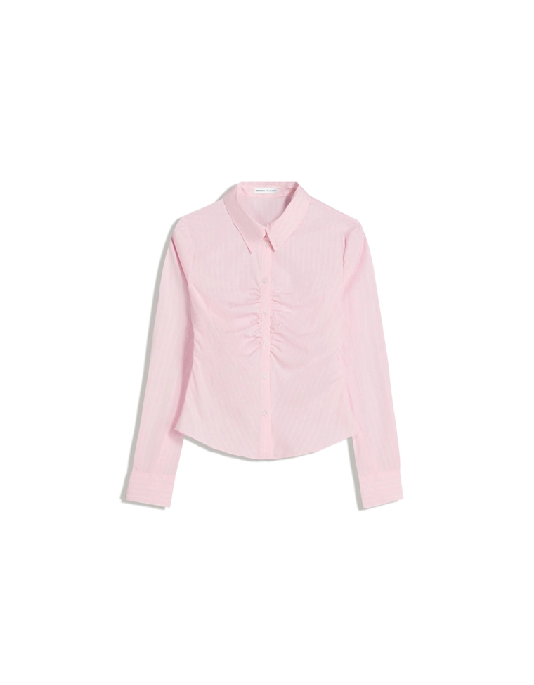 Рубашка приталенного кроя с разрезом