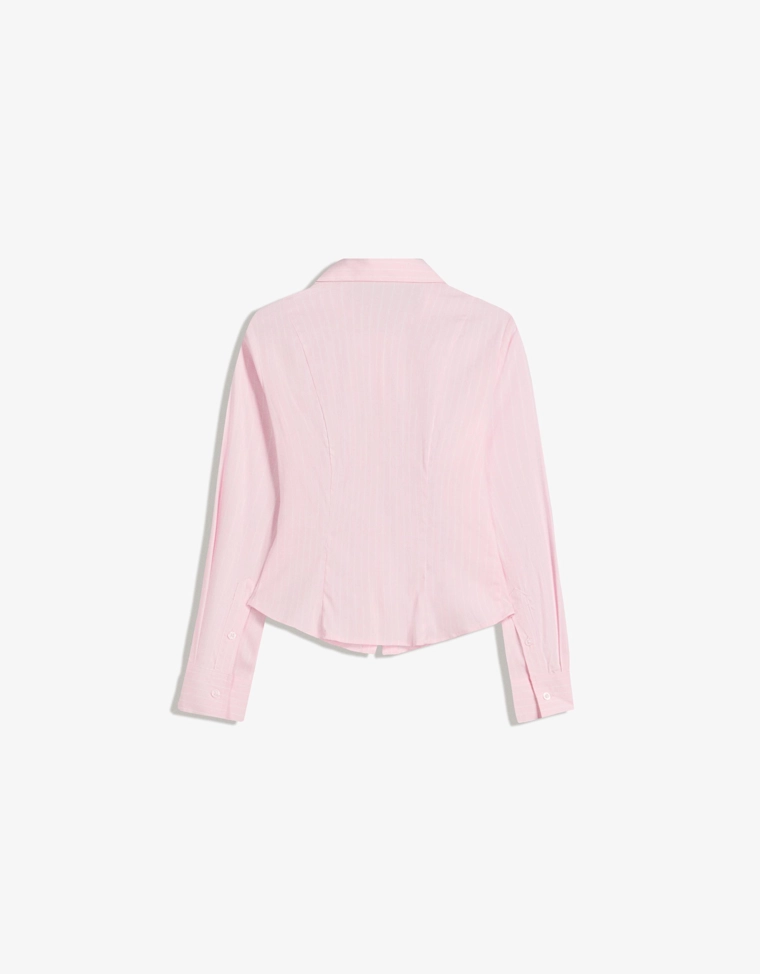 Рубашка приталенного кроя с разрезом