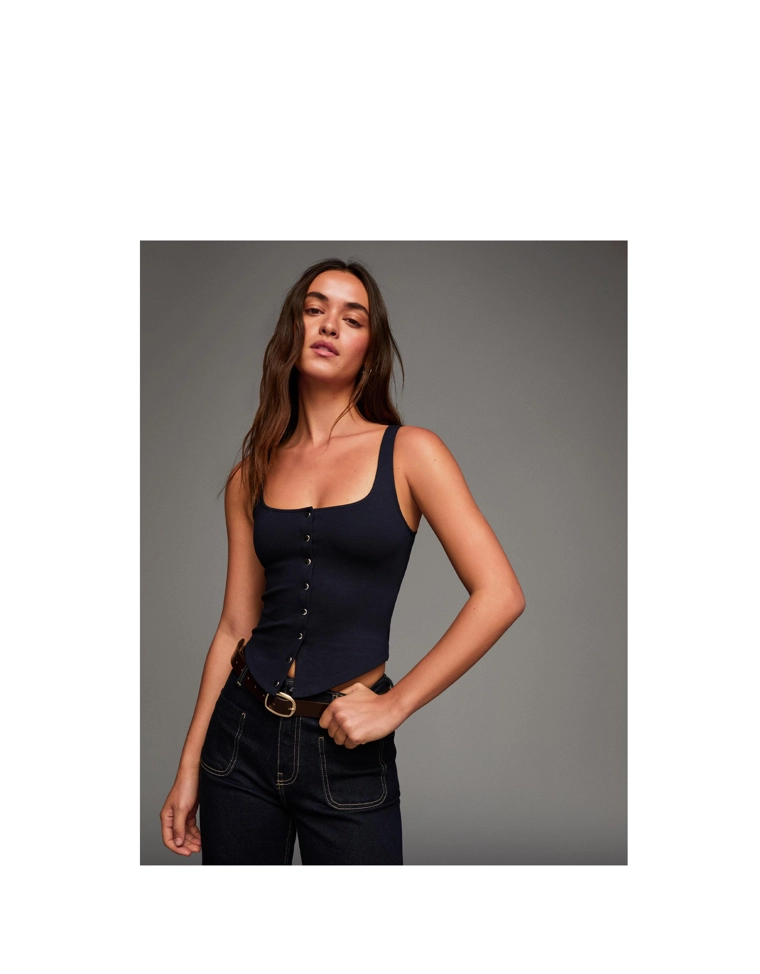 Топ с квадратным вырезом на крючках