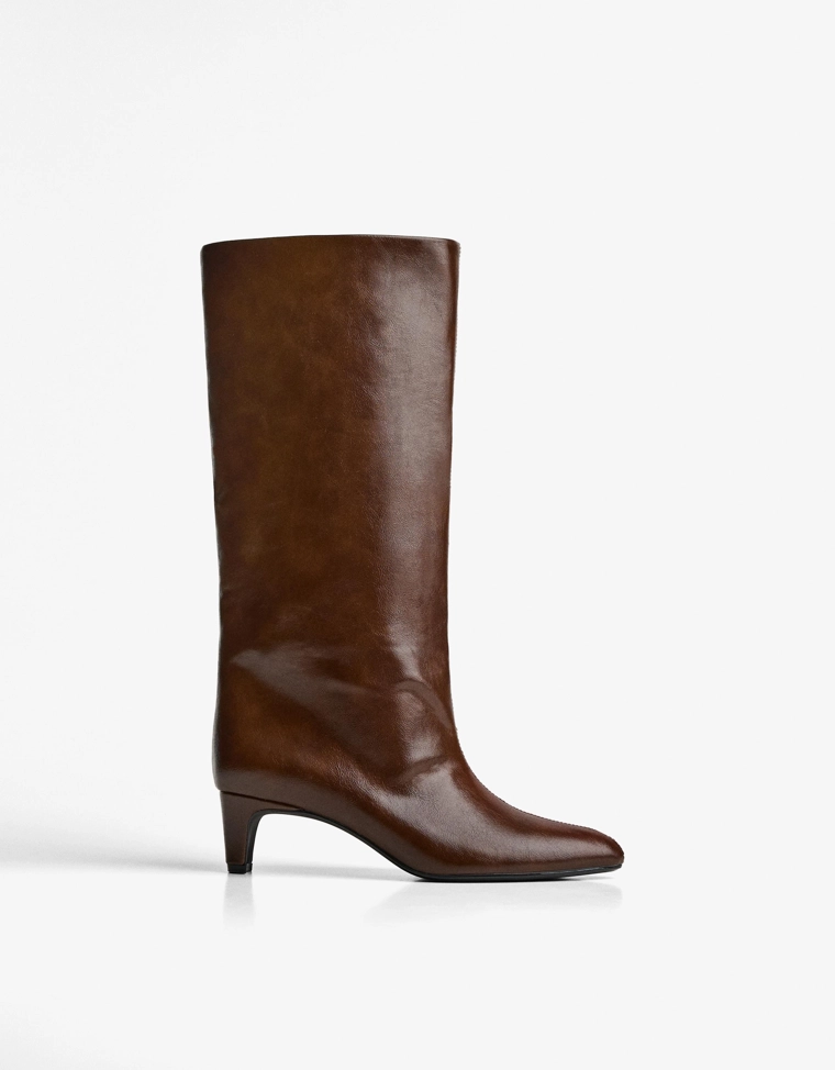 Wide-leg high-heel boots
