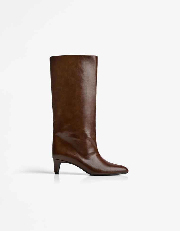 Wide-leg high-heel boots