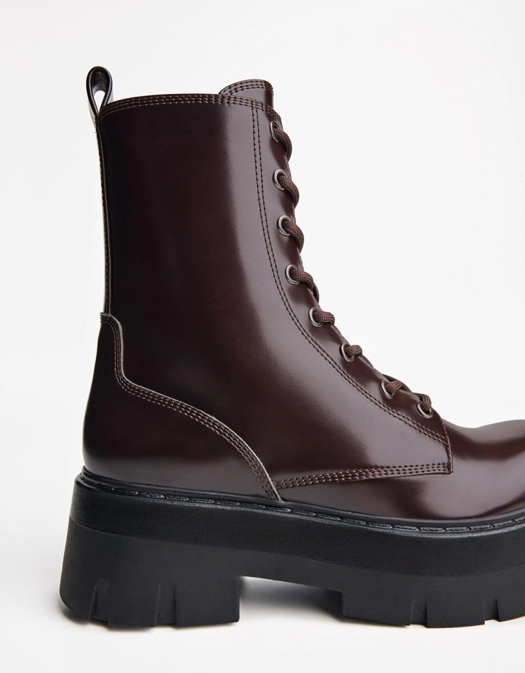 Ботильон на шнуровке