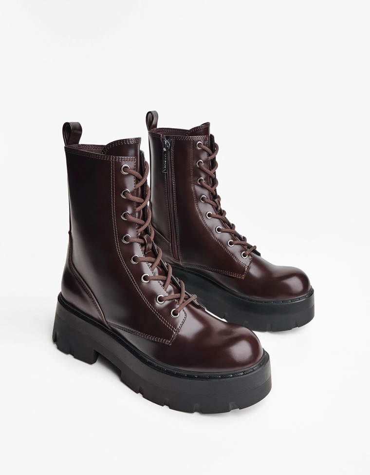 Ботильон на шнуровке