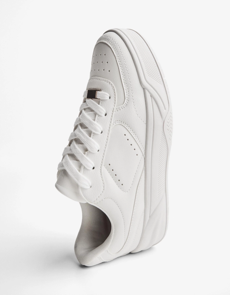 Кроссовки bershka